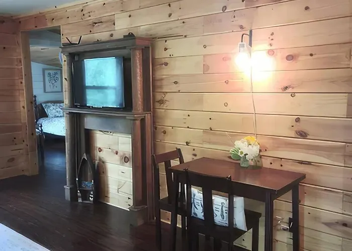 Cameron\'S Cottage At The Lake